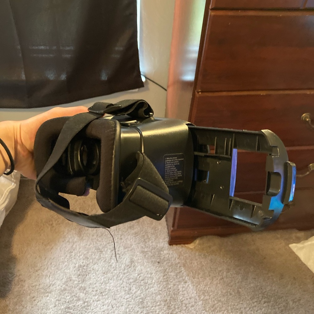 Virtual Reality Phone Headset - Picture 4 of 4